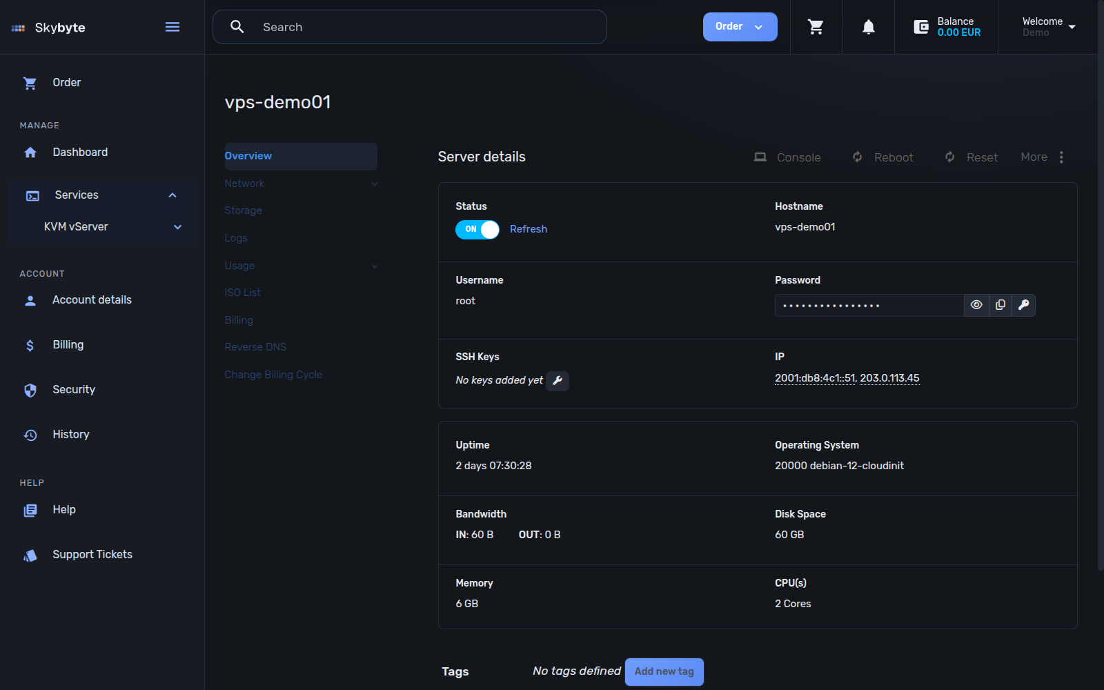 Control panel overview showing server status, power controls, hostname, and resource specs